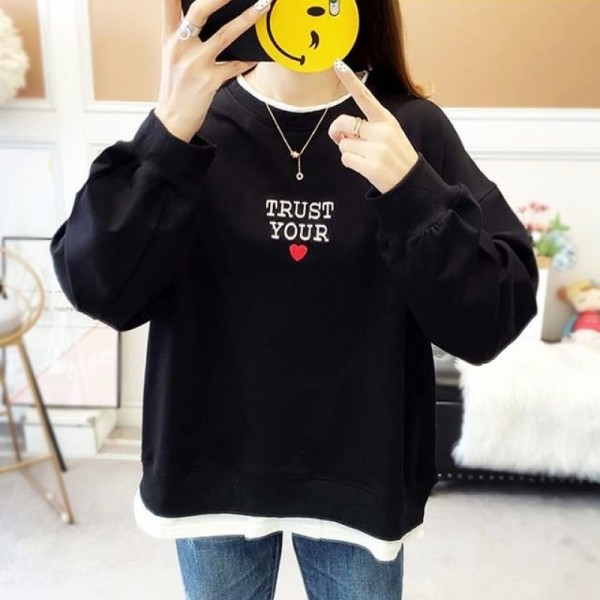 잇썸몰,여성 큐티스타일 라운드넥 하트 영문로고 긴팔 맨투맨