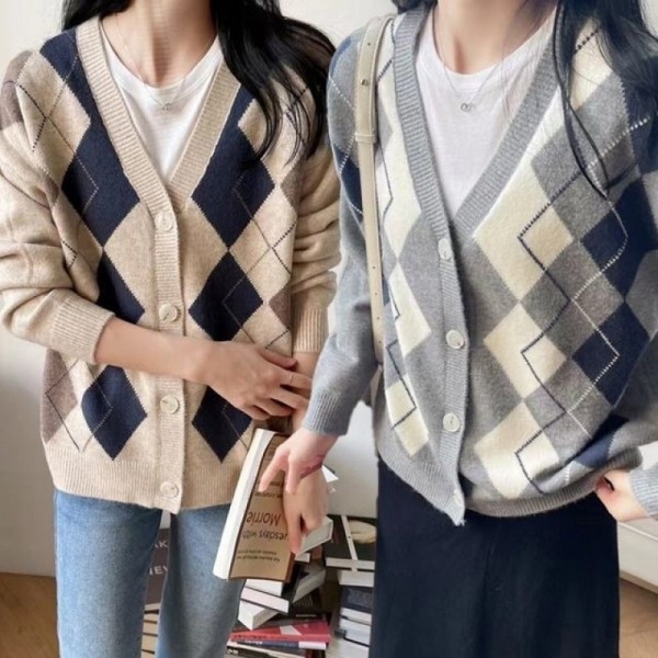 잇썸몰,아가일 패턴 여성 브이넥 가디건 ROD-091